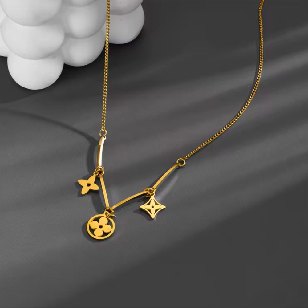 Women’s Gold Plated Clover Idylle Monogram Pendant Necklace Minimalist Boho